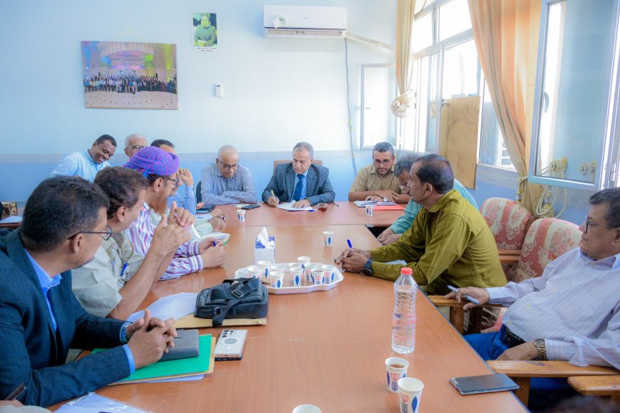 رئيس جامعة عدن يتفقد كلية العلوم ويشدد على الارتقاء بالأداء الأكاديمي والتعليمي