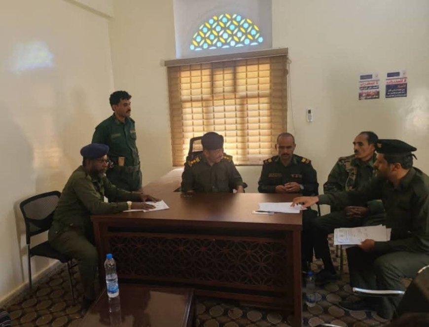 انتهاء عملية الاستلام والتسليم بين مديري شُرط مديريات بيحان وعسيلان والصعيد وجردان في إطار تنظيم العمل الأمني