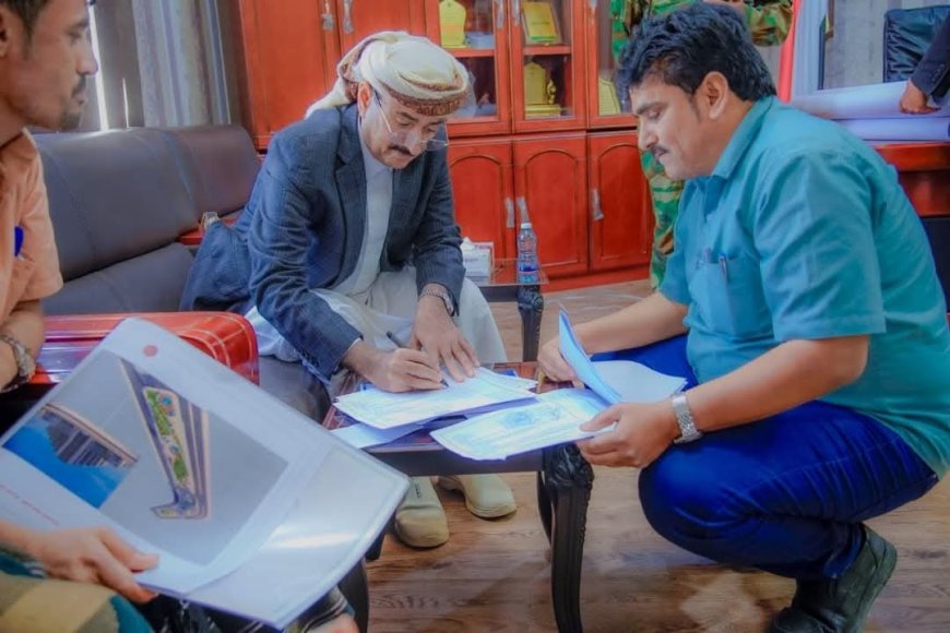 محافظ شبوة يصادق على مخطط توسعة حرم المدينة الطبية في عتق
