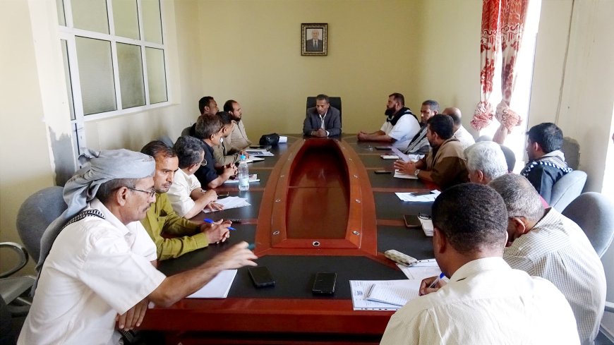 محافظ أبين يترأس اجتماعًا لمناقشة آليات الاستهداف الجديدة للمساعدات الغذائية الطارئة