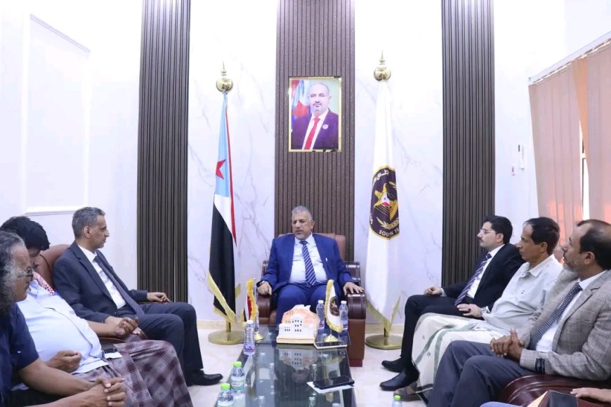 الجعري يناقش مع نائبي وزارتي المياه والبيئة والإدارة المحلية أوضاع الخدمات في محافظة المهرة