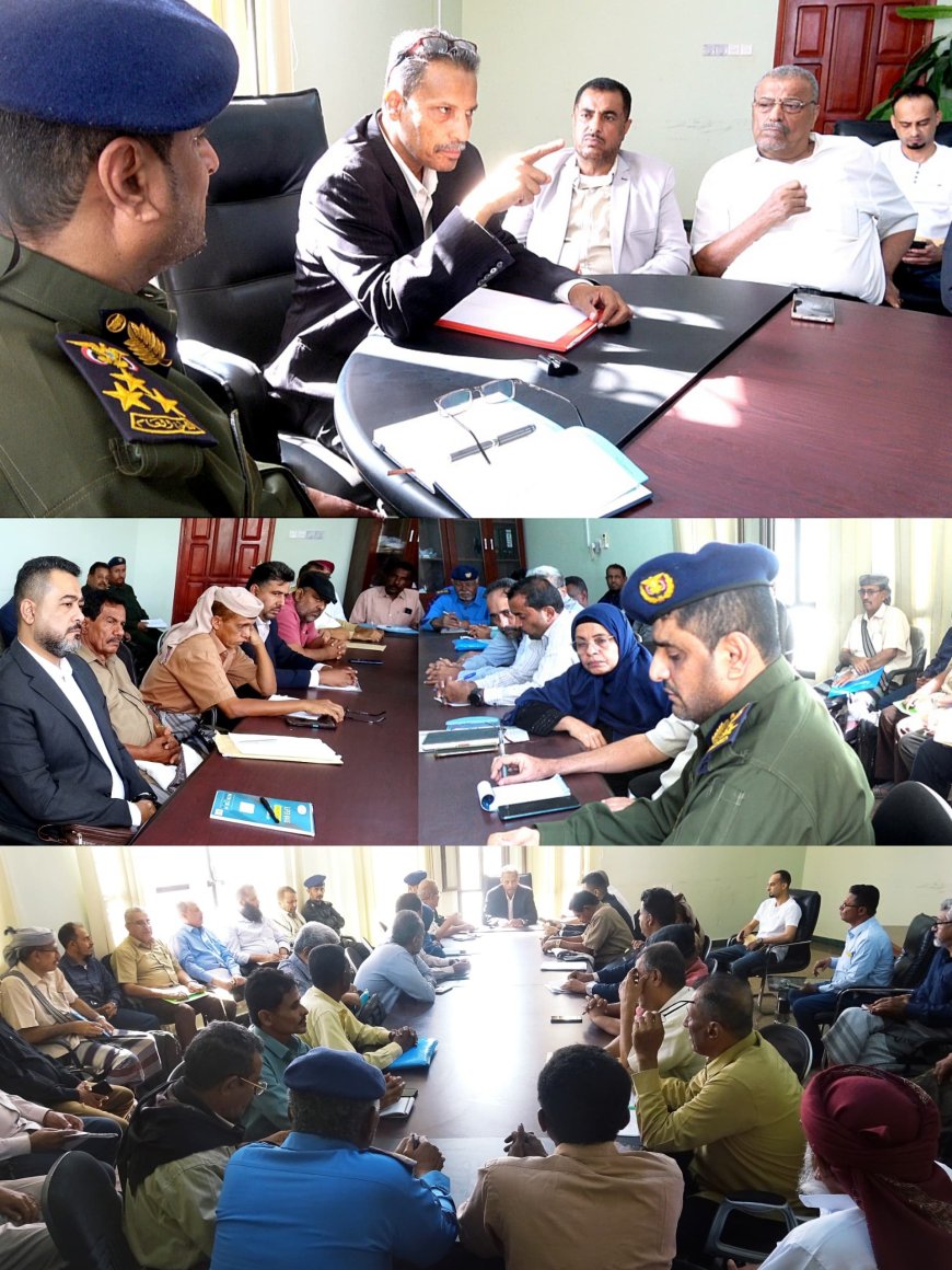 اجتماع المكتب التنفيذي بأبين برئاسة المحافظ يقف امام عدد من التقا رير المدرجه في جدول اعماله ويشيد بقرارات المجلس الرئاسي.