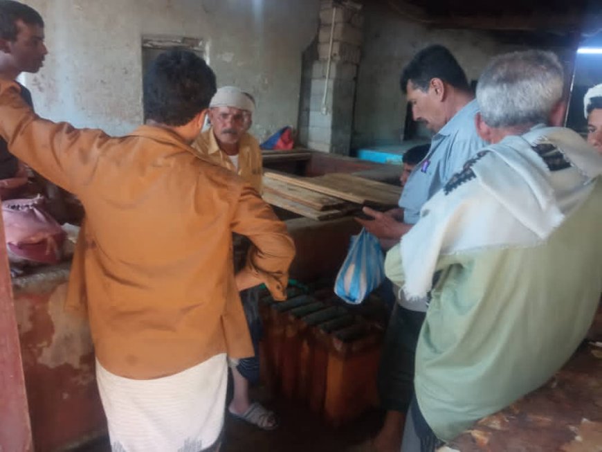 مكتب اشغال المحفد ينفذ نزول ميداني إلى مصانع الثلج ومعامل تحلية المياه بمركز المديرية