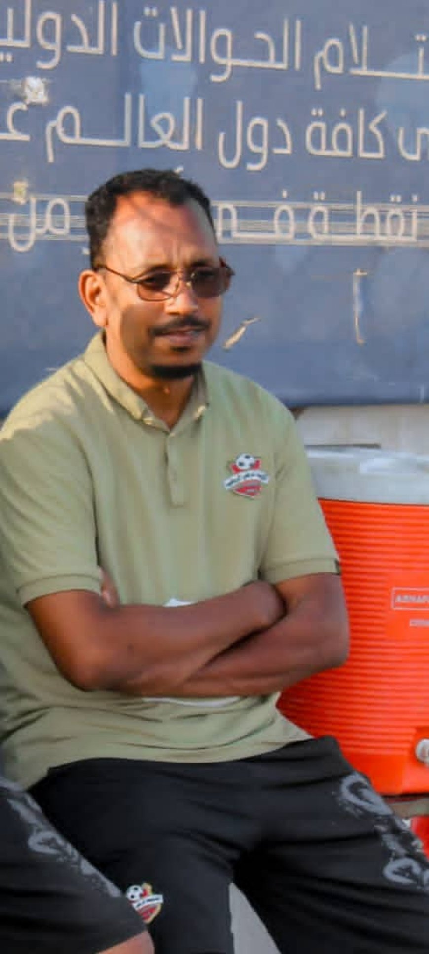 مصطفى آدم يقدم استقالته من أكاديمية المرحلي  بأبين ..
