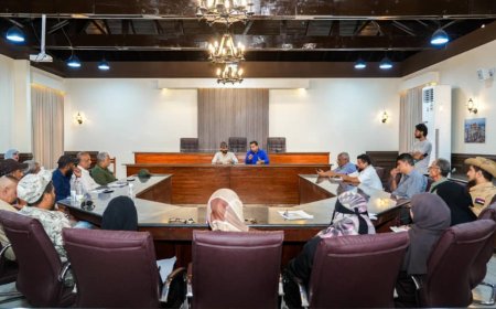 مدير عام صيرة يشدد على رفع مستوى الخدمات وتعزيز الإيرادات