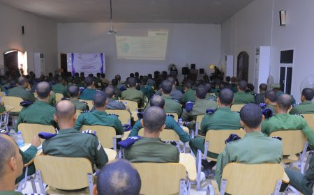 كلية الشرطة حضرموت تنظم ندوة علمية حول تقنيات التحقيق بالذكاء الاصطناعي