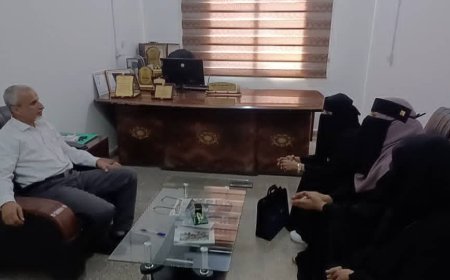 شدد على أهمية إقامة المخيمات الطبية المجانية.. الوكيل الشبحي يلتقي بممثلي مؤسسة إحسان للتنمية الإنسانية