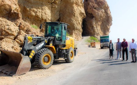 مدير عام بروم ميفع يتفقد أعمال صيانة وردميات حواف الخط الدولي موقع الرضم - الشقين