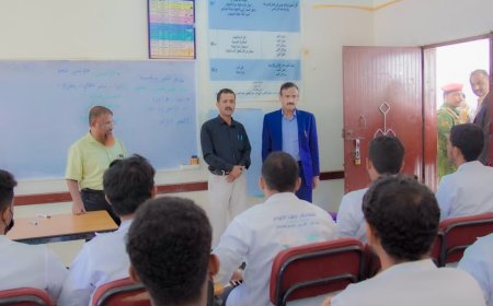 محافظ شبوة يتفقد معهد أمين ناشر ويوجه بتأهيل معامل التدريب الصحي في عتق