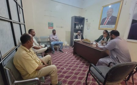 مدير عام قعطبة بكر الشاعري يلتقي مدير مشروع منظمة أكتد لمناقشة آلية تنفيذ المشاريع