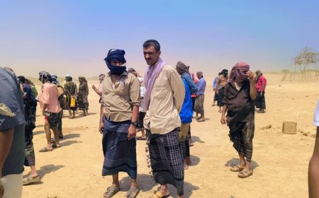 رئيس تنفيذية انتقالي أحور وعمليات اللواء 111 يقدمان واجب العزاء في وفاة الشيخ عوض محسن ربيع