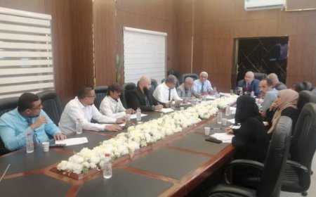 الوزير الوالي يترأس اجتماع لمدراء مكاتب المؤسسة العامة للتامينات الاجتماعية في المحافظات المحررة عبر برنامح الزوم