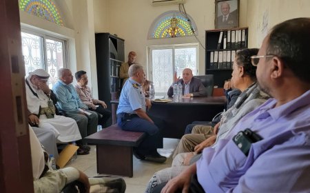 وكيل أول محافظة تعز يترأس اجتماع المكتب التنفيذي لمديرية التعزية