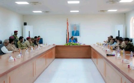 برئاسة المحافظ بن الوزير اللجنة الأمنية تؤكد المضي بثبات في تعزيز الأمن والاستقرار والتصدي لمشاريع الفوضى والإرهاب