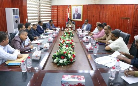 محافظ المهرة يترأس اجتماع لجنة إعداد الخطة والموازنة لعام 2026م