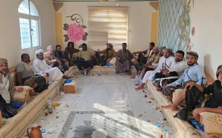 لقاء قبلي تشاوري بمدينة عين بامعبد مديرية رضوم لقبائل آل ذييب استعدادًا للقاء عام وموسع قريباً 