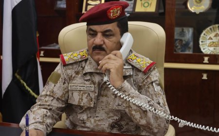 وزير الدفاع يشدد على ضرورة اتخاذ الإجراءات اللازمة لمصابي حادث العرقوب ويعزي أسر الضحايا