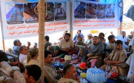 الغيضة.. الوكيل محمد معوضة يستقبل الشيخ محمد كده في مخيم الاعتصام بشأن قضية الطفل الجرادي