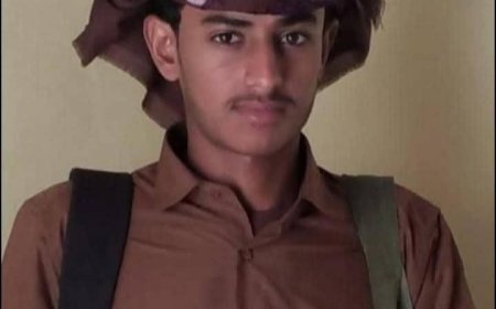 رئيسُ المجلس العام للمقاومة الجنوبية بشبوة يُعزّي رئيسَ القسم السياسي في تنفيذية انتقالي عين باستشهاد نجله