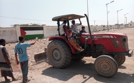 مؤسسة ثمار الخير تدشن إعادة تأهيل ملعب نادي الفجر الجديد بخنفر استعدادًا لدوري ذكرى الاستقلال