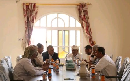 فريق التوجيه والرقابة الرئاسي يلتقي بالهيئة التنفيذية للمجلس العام لأبناء المهرة وسقطرى