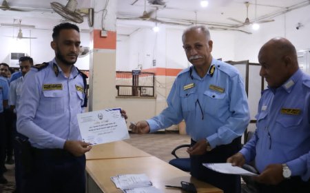 تكريم المتميزين من ضباط وأفراد وموظفي فرع مصلحة الهجرة والجوازات بالعاصمة عدن