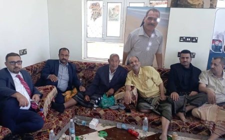 مدير عام قعطبة بكر الشاعري يلتقي اللواء شلال شايع قائد جهاز مكافحة الإرهاب