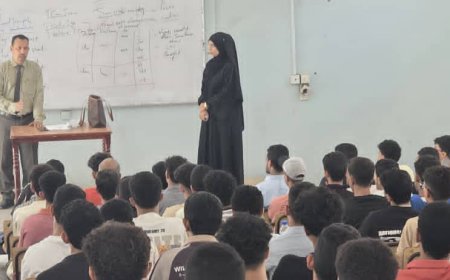 كلية العلوم الإدارية جامعة عدن ترحب بطلابها المستجدين 