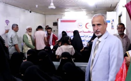 الوكيل الشبحي يدشن المخيم الطبي المجاني لمرضى السكر والضغط في مركز دوائي ويتفقد سير العمل في مركز الطوارئ التوليدية بالبريقة