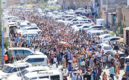 بحضور وكيل أول المحافظة تشييع مهيب للداعية ممدوح الحميري في تعز