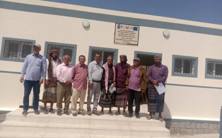 تسليم مشروعين تربويين من قبل الصندوق الاجتماعي للتنمية فرع عدن لتربية لودر