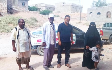 مدير التثقيف ومديرة الصحة الانجابية يتفقدان سير العمل لنشاط الايصالي التكاملي بمديرية الغيضة بالمهرة