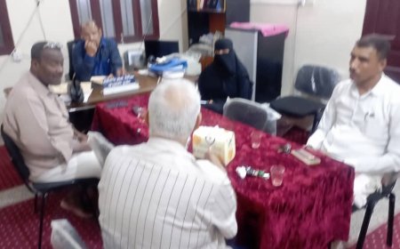 جمعية الصديق التنموية تلتقي لجنة حي المساكن بفوه لمناقشة إعادة تأهيل حديقة المرأة و الطفل بالمكلا