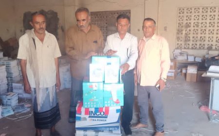 تنفيذية انتقالي ردفان تقدم دفعة  ثانية من الكتب المدرسية لمكتبة تربية المديرية دعماً للتعليم