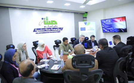 المكلا.. سفير الإتحاد الأوروبي لدى اليمن يزور مؤسسة صلة للتنمية ويبحث معها تعزيز الشراكة والمشاريع المشتركة