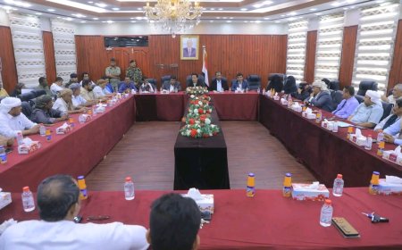 محافظ المهرة يترأس اجتماعًا استثنائيًا مشتركًا للمجلس المحلي والمكتب التنفيذي