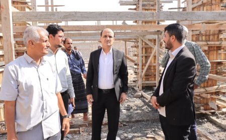 مدير عام دارسعد يتفقد سير العمل ومستوى الانجاز في مشروع مبنى ديوان السلطة المحلية بالمديرية