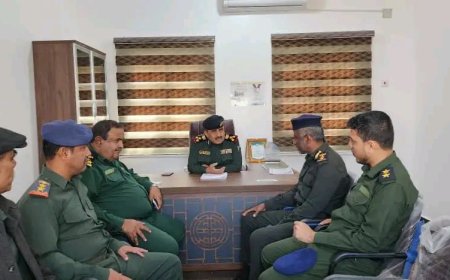 مدير عام شرطة شبوة يستقبل وفداً من الإدارة العامة لمكافحة المخدرات بوزارة الداخلية لتعزيز جهود مكافحة الظاهرة