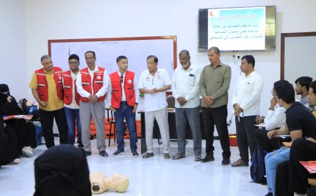 الهلال الأحمر اليمني فرع حضرموت يدشن دورتين تدريبية في الإسعافات الأولية لطلاب كلية علوم الرياضة بجامعة سيئون