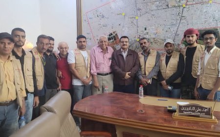 مدير عام المنصورة يشيد بجهود مكتب الصناعة والتجارة في ضبط المحلات المخالفة