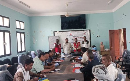 جمعية الهلال الأحمر اليمني فرع أبين تنفذ دورة الإسعافات الأولية لموظفي مكتب التربية بخنفر