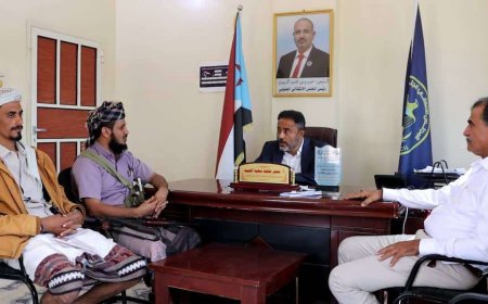 رئيس تنفيذية انتقالي أبين يلتقي قائد حزام زنجبار لمناقشة الأوضاع الأمنية بالمديرية