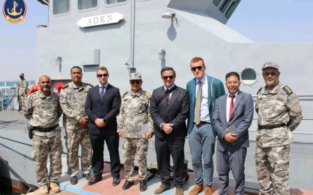 خفر السواحل تبحث التعاون البحري والأمني مع وفد بريطاني