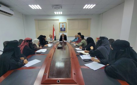 وزير الصناعة والتجارة يناقش مع اللجنتين الإشرافية والفنية إعداد الموازنة التشغيلية للوزارة للعام 2026م