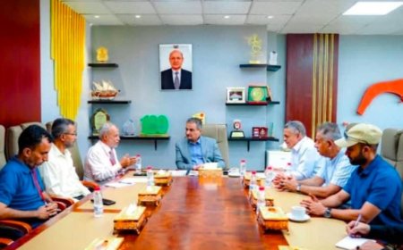 محافظ عدن يناقش مع قيادة هيئة المساحة الجيولوجية مخاطر الانهيارات الصخرية والإجراءات الوقائية