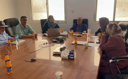 الوكيل الشبحي يترأس لقاء موسع مع الداعمين والشركاء والأكاديميين والمختصين لعمل الدراسات والاستراتيجية لمكافحة سرطان الثدي والوقاية من المرض