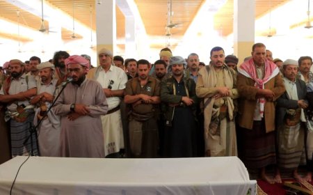 المهرة.. تشييع جثمان الطفل همّام الجرادي بعد تدخل وساطة قبلية وتقديمها خمس رهائن ورفع مخيم الاعتصام