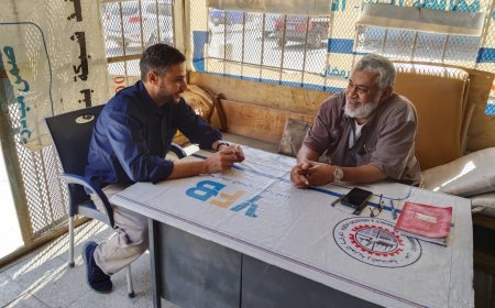 انتقالي أبين يناقش مع رئيس الغرفة التجارية والصناعية جملة من القضايا المتعلقة بالوضع الاقتصادي والمعيشي