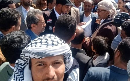 نقابة المحامين بمأرب تتضامن مع الجرحى المعتصمين وتعلن تشكيل فريق قانوني لمساندتهم حتى انتزاع حقوقهم