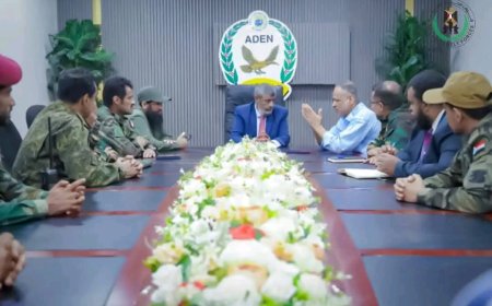 القيادة العامة لقوات الحزام الأمني والفريق الأمني بمكتب المحرمي يزوران المنطقة الحرة في العاصمة عدن